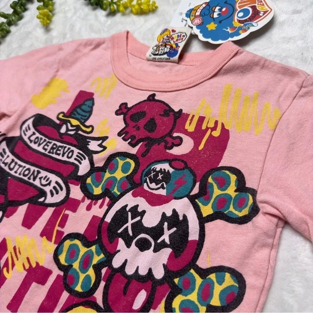 Love Revolution Japanese Harajuku Style Graphic T-shirt in Pink NWT Girls XS